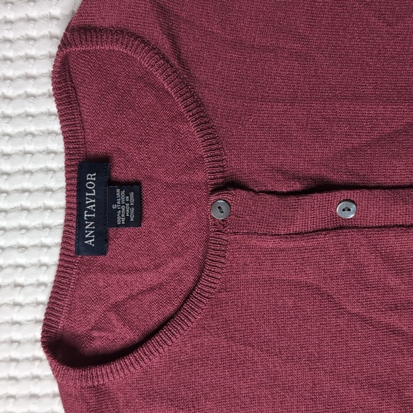 SOLD Ann Taylor sweater cardigan vintage Italian Merino Wool size S - Picture 7 of 10